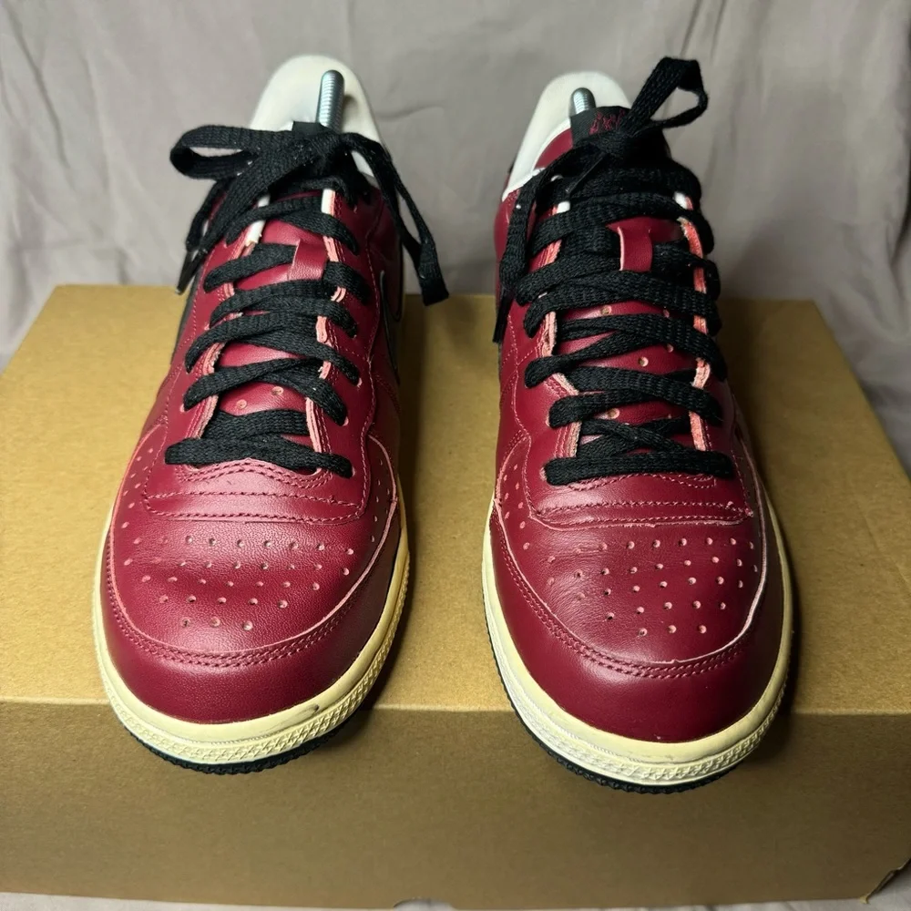 Rare Nike low legend bfive shoes size‎ 8.5